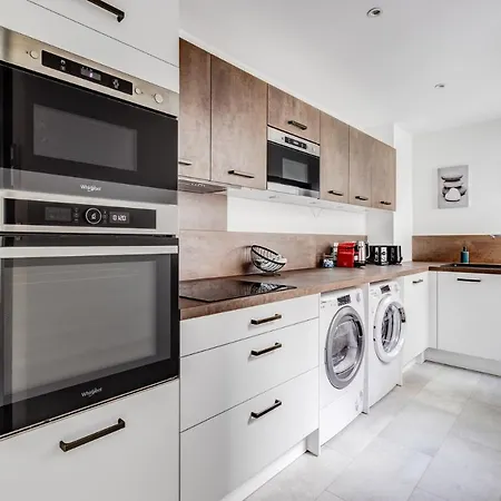 Espaces 55, Maison De Au Centre De Lavaur (Tarn)