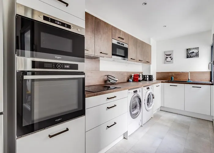 Espaces 55, Maison De Au Centre De 拉沃尔