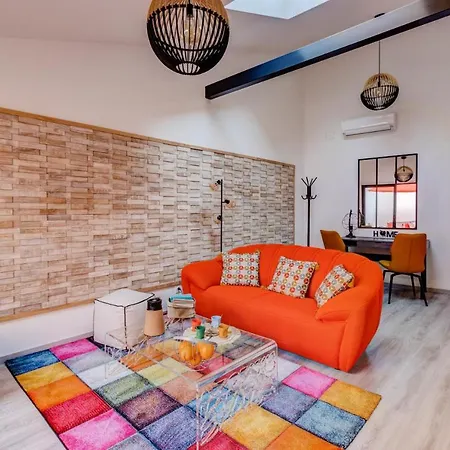 Espaces 55, Maison De Au Centre De *